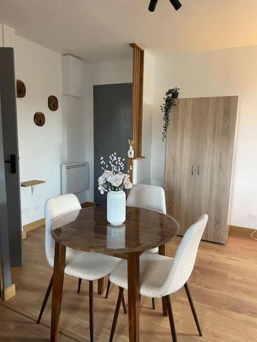 Апартаменты Duplex Bord De L'Eure - Parking Inclus - Jolie Vue Sur La Cathedrale Шартр Экстерьер фото
