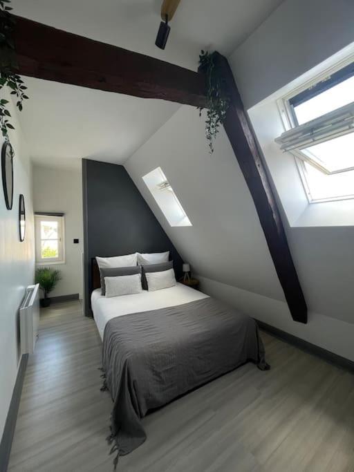 Апартаменты Duplex Bord De L'Eure - Parking Inclus - Jolie Vue Sur La Cathedrale Шартр Экстерьер фото
