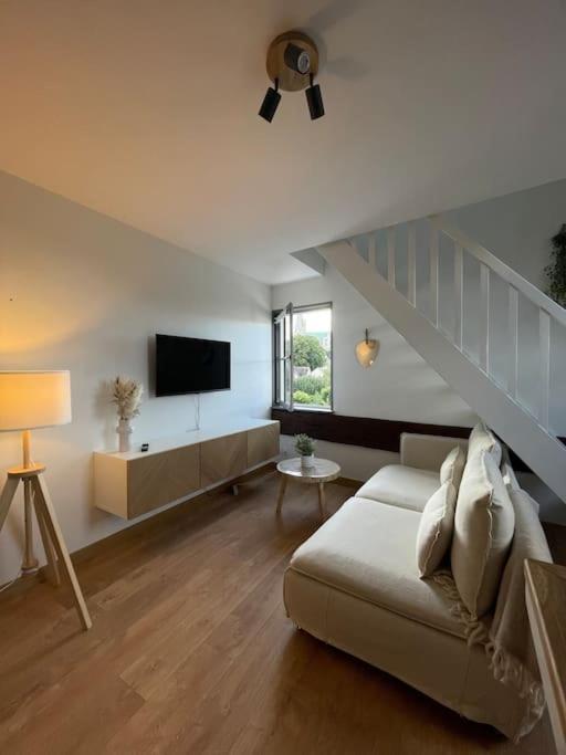 Апартаменты Duplex Bord De L'Eure - Parking Inclus - Jolie Vue Sur La Cathedrale Шартр Экстерьер фото